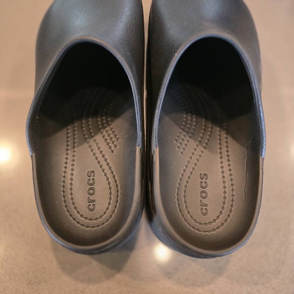 Crocs Dylan Platform Clogs - Picture 5 of 6